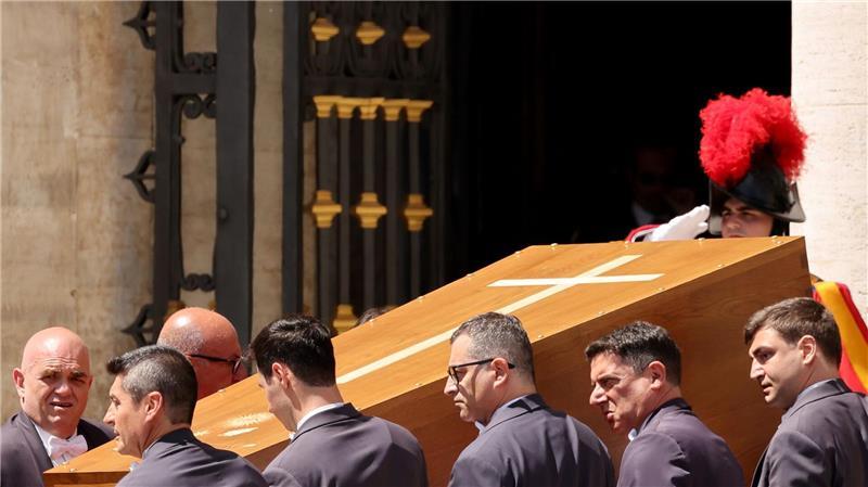 Der Sarg des verstorbenen Papstes Franziskus.