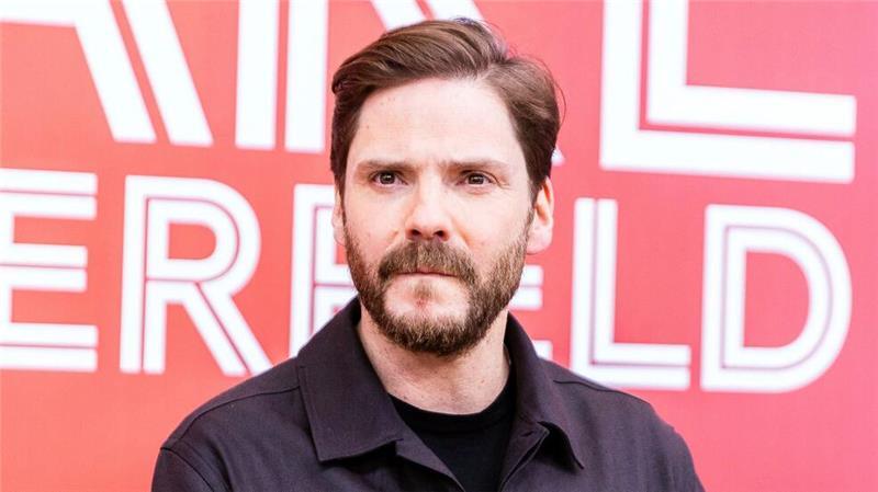 Der Schauspieler Daniel Brühl ist Unterzeichner eines offenen Briefs, der die gemeinsamen Abstimmungen der CDU mit der AfD im Bundestag als Tabubruch anprangert. (Archivbild)