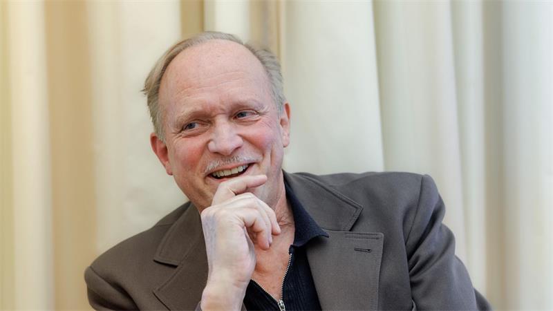 Der Schauspieler Ulrich Tukur wird zum offiziellen Auftakt mit dabei sein. (Archivbild)
