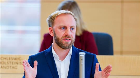 Der Schienenausbau im Norden geht dem SPD-Verkehrspolitiker Niclas Dürbrook nicht schnell genug. (Archivbild)