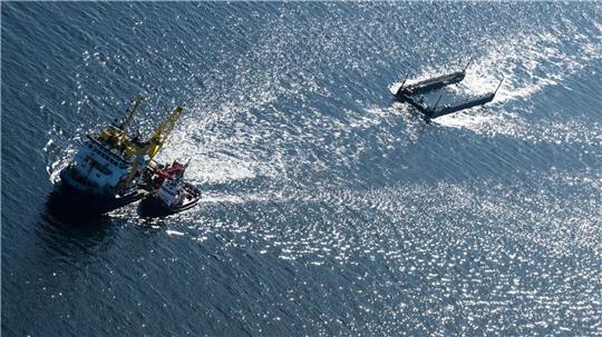 Der Schlepperverband mit dem Wal befindet sich mittlerweile vor Dänemark