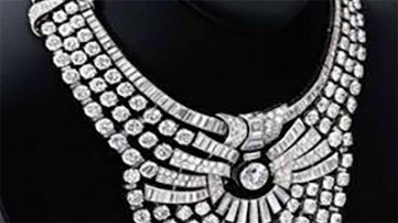 200 Karat: Juwelen-Diebstahl in Wiener Museum Der Schmuck besteht aus 673 Diamanten mit mehr als 200 Karat.