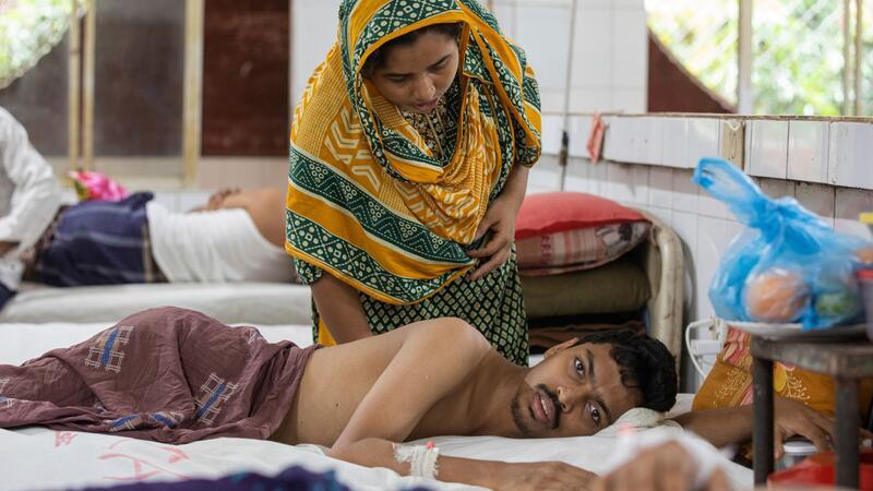 Zwei Tote bei neuen Demonstrationen in Bangladesch Der Schüler Rakib wurde bei den Demonstrationen im Juli angeschossen.