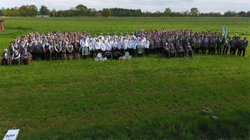 Das kleine Dorf Schüttdamm-Isensee erwartet mehr als 600 Teilnehmer Der Schützenverein Schüttdamm-Isensee beging aus Anlass seines 125-jährigen Bestehens bereits im Mai eine Jubiläumsfeier.