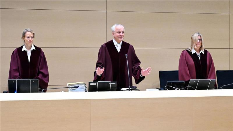 Wann Hersteller für mögliche Corona-Impfschäden haften Der Senat äußerte Bedenken an dem Urteil aus Koblenz.