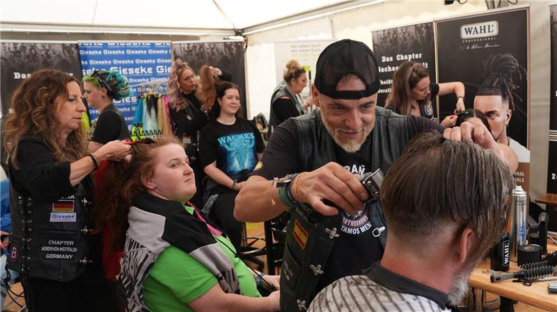 Der Shop in Wacken ist gut gefüllt.