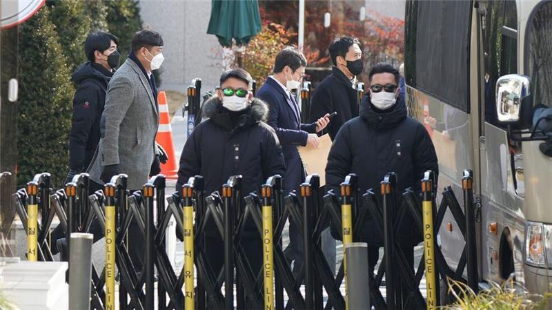 Sicherheitsleute von Südkoreas Präsident verpassen Vorladung Der Sicherheitsdienst hatte die Ermittler nicht zum Präsidenten vorgelassen.