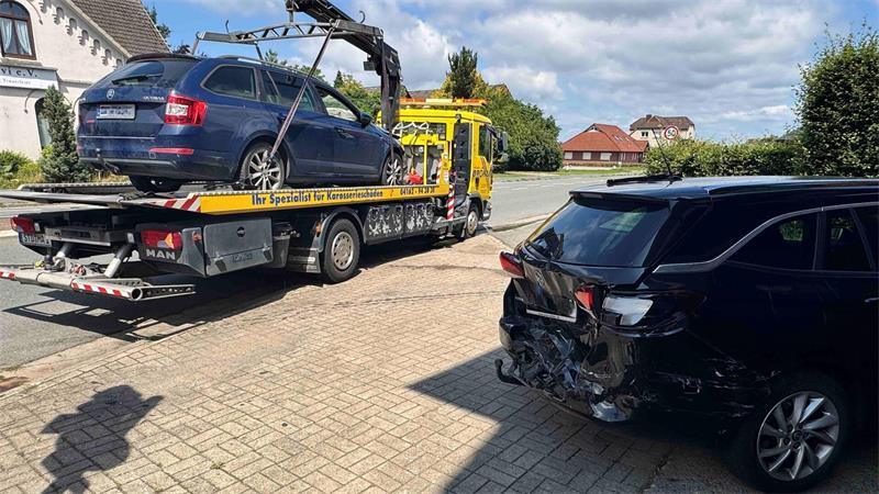 Der Skoda-Fahrer war auf das vor ihm wartende Auto aufgefahren.