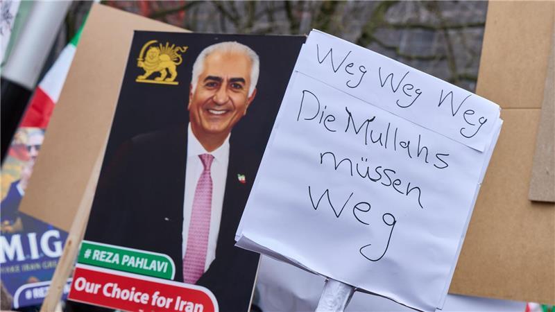Der Sohn des 1979 gestürzten Schah, Reza Pahlavi, lebt im amerikanischen Exil und gilt als eine Führungsfigur der Opposition im Iran.