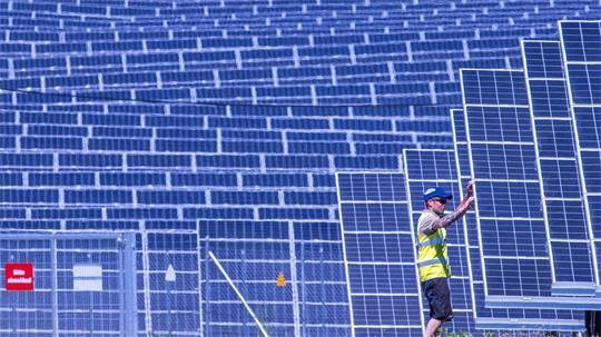 Der Solarpark-Entwickler Enerparc hat einen Insolvenzantrag gestellt. (Archivbild)