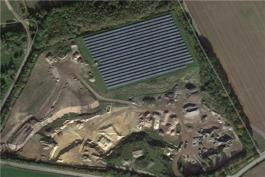 Der Solarpark in Kutenholz von oben. Diebe haben am vergangenen Wochenende mehr als 10.000 Meter Kabel gestohlen. Screenshot: Google Maps