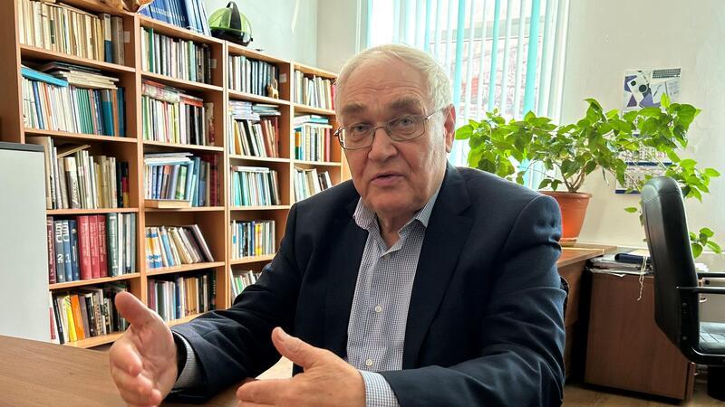 Was denken die Russen? - Meinungsforscher unter Druck Der Soziologe Lew Gudkow ist wissenschaftlicher Leiter von Russlands einzigem unabhängigem Meinungsforschungsinstitut Lewada.