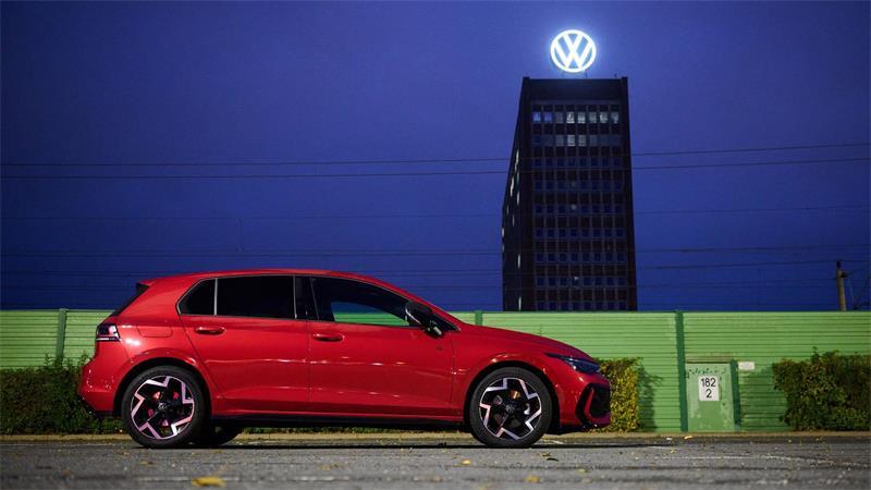 Der Spardruck bei VW wirkt sich auf die Entwicklung des Golfs aus. (Archivbild)