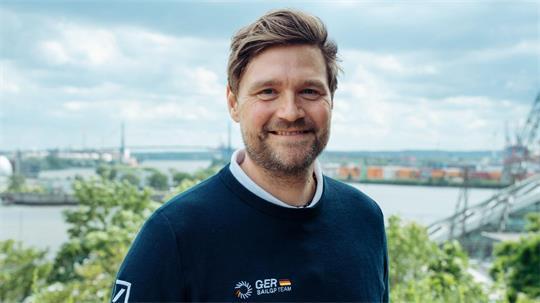 Der Sportpsychologe Frank Weiland vom deutschen SailGP-Team. 