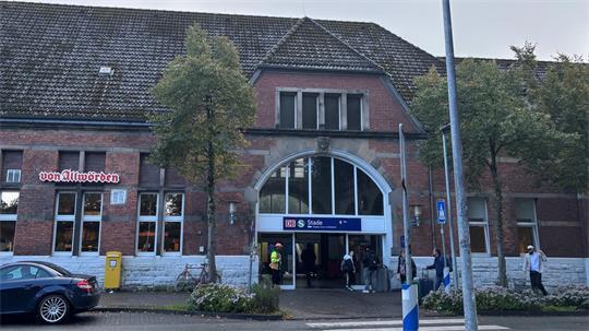Der Stader Bahnhof. Auf den ersten Blick durchaus ansehnlich - aber wirklich nur auf den ersten Blick.