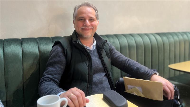 Iran-Krise: Was Perser im Kreis Stade jetzt fürchten und hoffen Der Stader Gastronom Amir Afschartabbar.