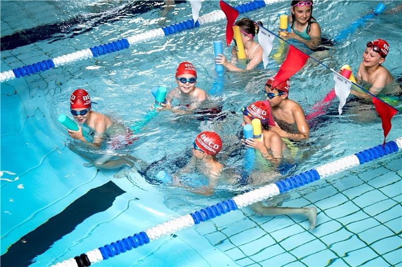 Schwimmkurs: „Hol dir dein Seepferdchen“ Der Stader Schwimmverein bietet Schwimmkurse für Kinder im Grundschulalter an. Foto: Schuldt/dpa