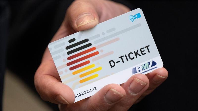 Städte wollen mehr Geld für Nahverkehr und Deutschlandticket Der Städtetag fordert eine langfristige Finanzierung des Deutschlandtickets.