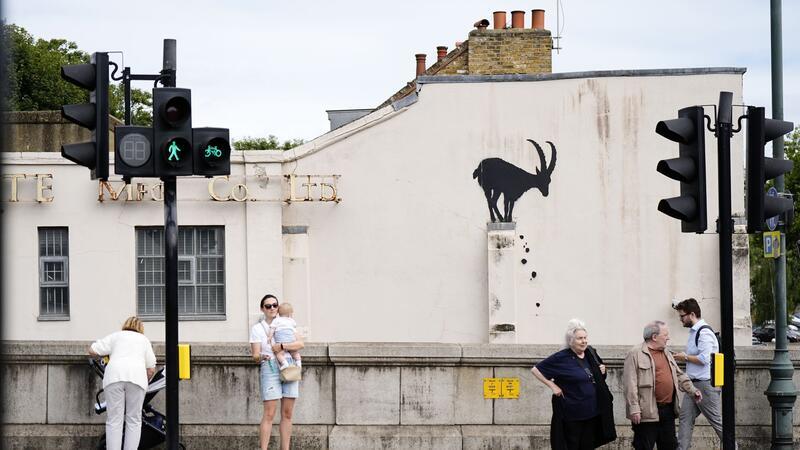 Banksy lässt am Londoner Zoo die Tiere frei Der Steinbock an einer Wand in Kew war das erste Tier-Motiv. (Archivbild)