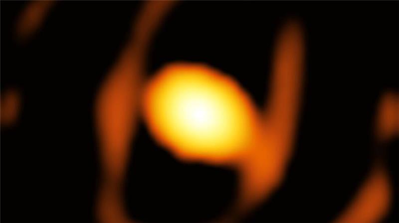 Erste Nahaufnahme von einem Stern außerhalb unserer Galaxie Der Stern WOH G64 in der ersten Nahaaufnahme von der Erde aus.