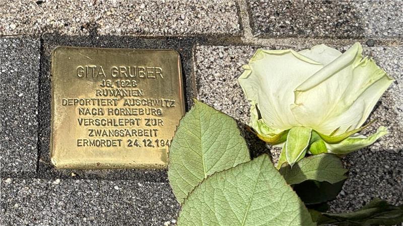Stolpersteine in Horneburg: Was mit Gita, Marie und Heinrich geschah Der Stolperstein für Gita Gruber in der Langen Straße.
