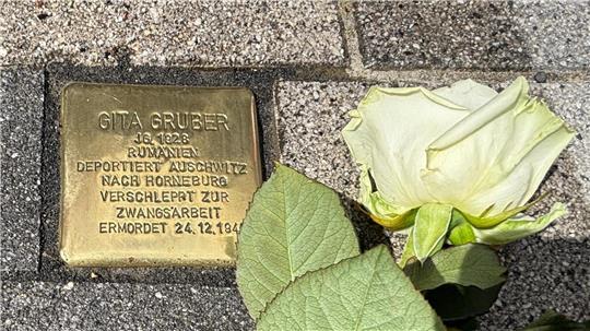 Der Stolperstein für Gita Gruber in der Langen Straße im Flecken Horneburg.