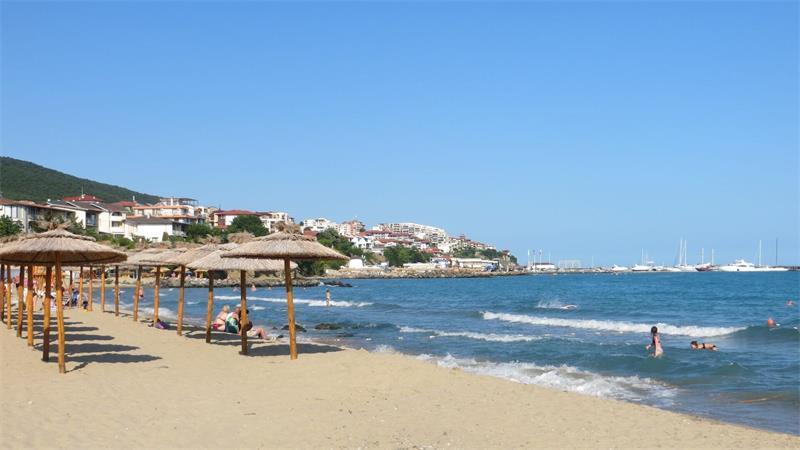 Bulgarien sucht die Superstadt: ESC in Burgas oder Sofia? Der Strand von Sweti Wlas: Der Ferienort am Schwarzen Meer liegt in der Umgebung von Burgas. (Archivbild)