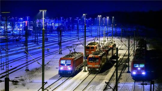 Der Streik der Lokführergewerkschaft GDL kann wie geplant stattfinden. Das Hessische Landesarbeitsgericht in Frankfurt hat einen Antrag der Deutschen Bahn auf eine Einstweilige Verfügung gegen den Streik abgelehnt.