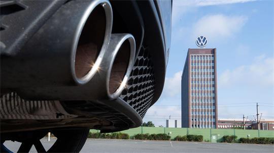 Der Streit um die Haftung für den Dieselskandal bei VW geht erneut vor Gericht. (Archivbild)