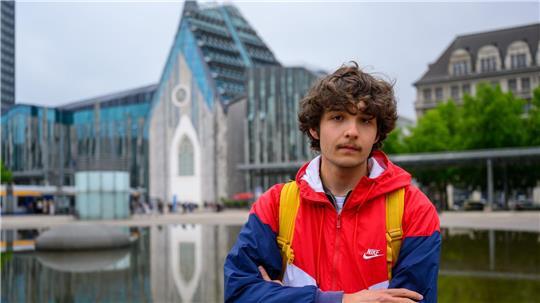 Der Student Dalyan Unland (20) wehrt sich zusammen mit einem befreundeten Anwalt gegen Hasskommentare im Netz.