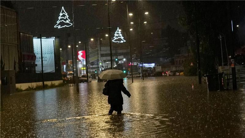 Der Sturm richtete in verschiedenen Ländern des Mittelmeers - wie hier in Griechenland - erhebliche Schäden an.