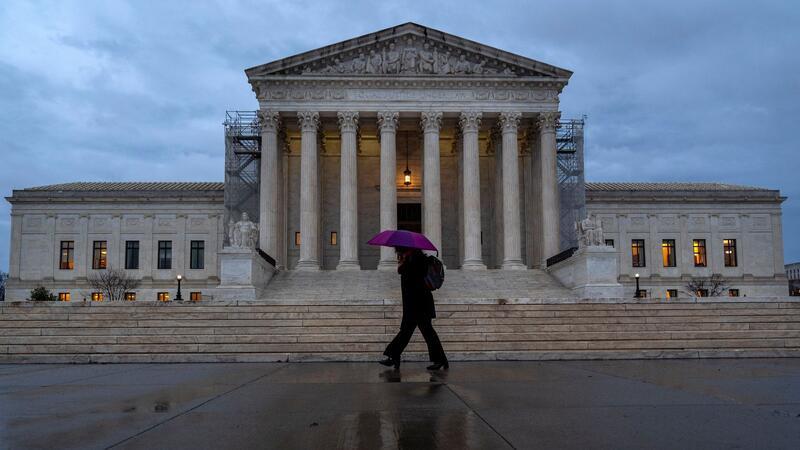 Erfolg für Trump: Supreme Court befasst sich mit Immunität Der Supreme Court ist unter Trump deutlich nach rechts gerückt.