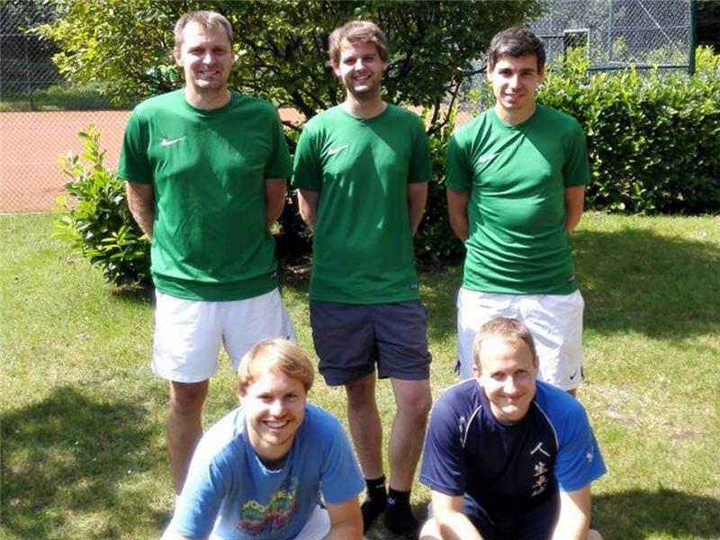 Der TC Haddorf spielt mit (stehend von links): Maik Schultka, Timo Nickel, Florian Grunewald und (unten von links) Christoph Marx und Eike Steinenböhmer.
