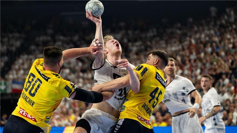 Kiel nach Handball-Krimi im Pokal-Finale Der THW Kiel und die Rhein-Neckar Löwen lieferten sich im Pokal-Halbfinale einen harten Kampf.