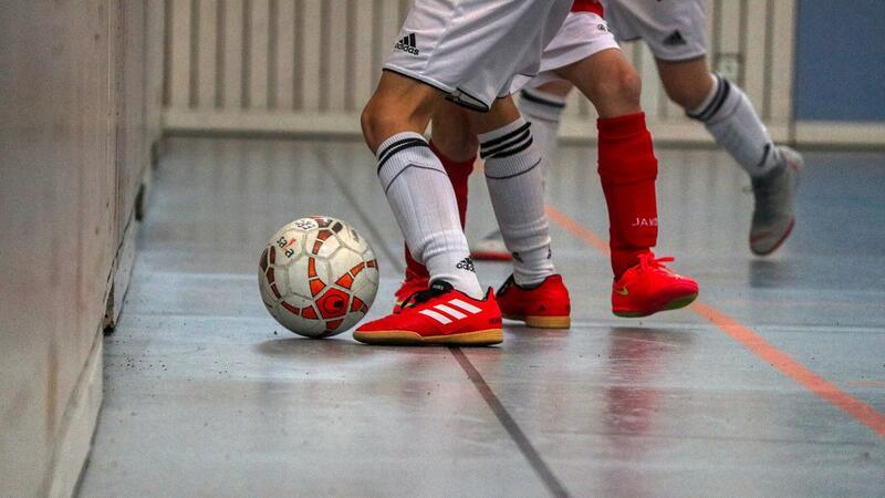 Hallenturnier in Apensen mit Derbys Der TSV Apensen lädt zum Hallenturnier ein.