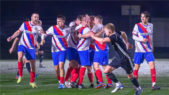 Der TSV Eintracht Immenbeck feierte einen Derbysieg gegen Tabellenführer VSV Hedendorf/Neukloster.