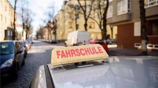Der TÜV-Verband hat neue Zahlen zur Führerscheinprüfung in Deutschland vorgelegt.