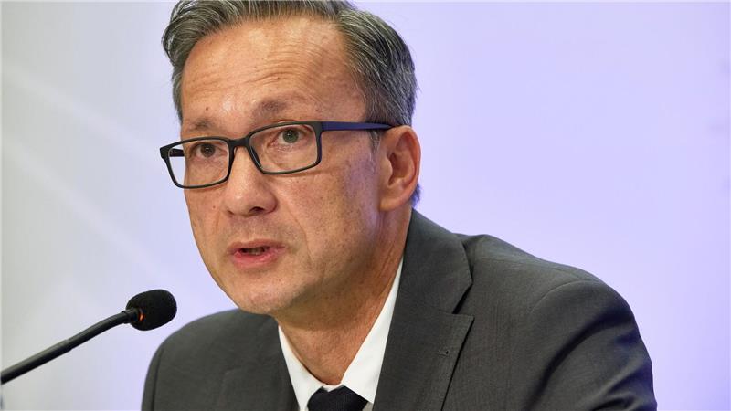 20-Jähriger soll Kind im Internet zum Suizid gedrängt haben Der Täter suchte sich verzweifelte Kinder im Internet, wie Polizeipräsident Falk Schnabel sagte.