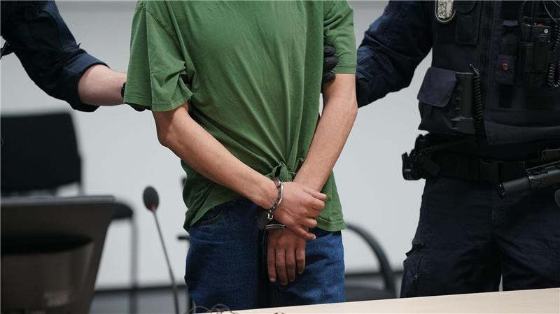 Der Täter von Brokstedt ist zu einer lebenslangen Freiheitsstrafe verurteilt worden. (Archivbild)