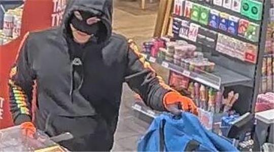 Der Tankstellenräuber wurde beim Überfall in Buxtehude gefilmt.