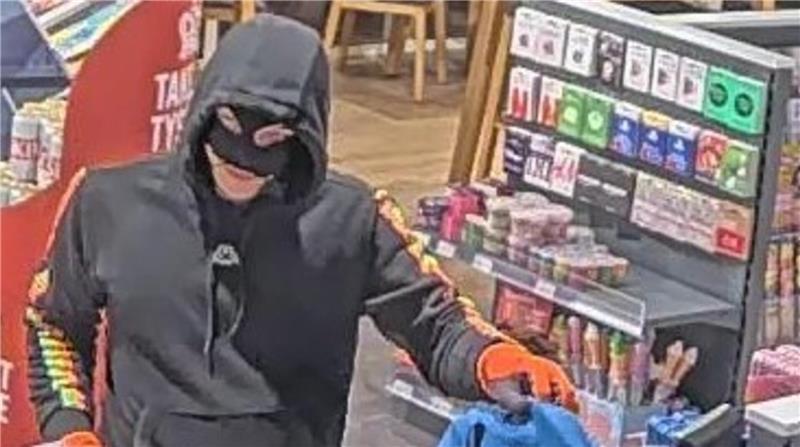 Der Tankstellenräuber wurde beim Überfall in Buxtehude gefilmt.