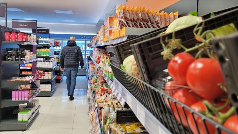 Der „Tante Enso“-Markt in Ihlienworth hat rund um die Uhr geöffnet. Wer dort nachts einkaufen geht, hat in der Regel seine Ruhe.