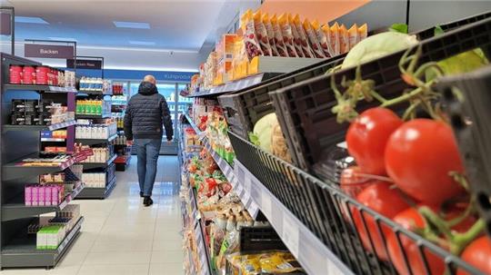 Der „Tante Enso“-Markt in Ihlienworth hat rund um die Uhr geöffnet. Wer dort nachts einkaufen geht, hat in der Regel seine Ruhe.