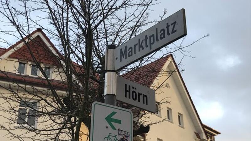 Erstochen an Heiligabend: Stader Staatsanwaltschaft hat neue Erkenntnisse Der Tatort, die Straße Hörn, befindet sich unweit des Marktplatzes zwischen Kleiner Hardewiek und dem Hadeler Platz.