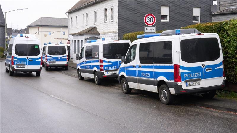 Der Tatverdächtige ist seit mehr als einer Woche verschwunden.