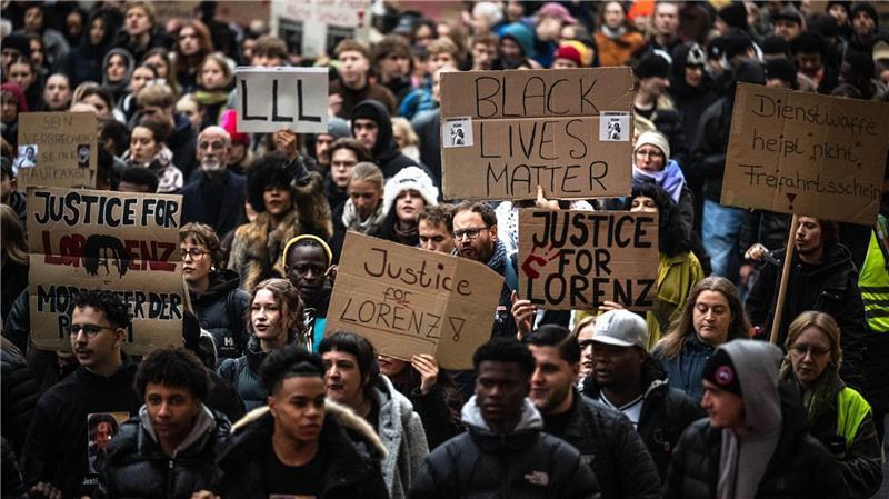 Der Tod des 21-jährigen Lorenz nach Polizeischüssen in der Oldenburger Innenstadt löste Entsetzen aus. (Archivbild)
