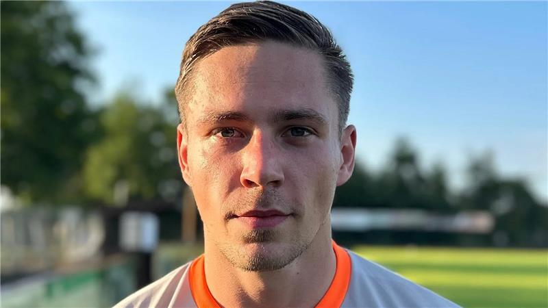 Der Torwarttrainer kann es im Spiel auch aus der Distanz: Pascal Ahnert.