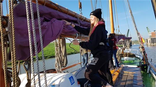 Der Traditionssegler „Wilhelmine von Stade“ setzt in diesem Jahr noch zweimal seine Segel - für zwei Törns auf der Elbe.