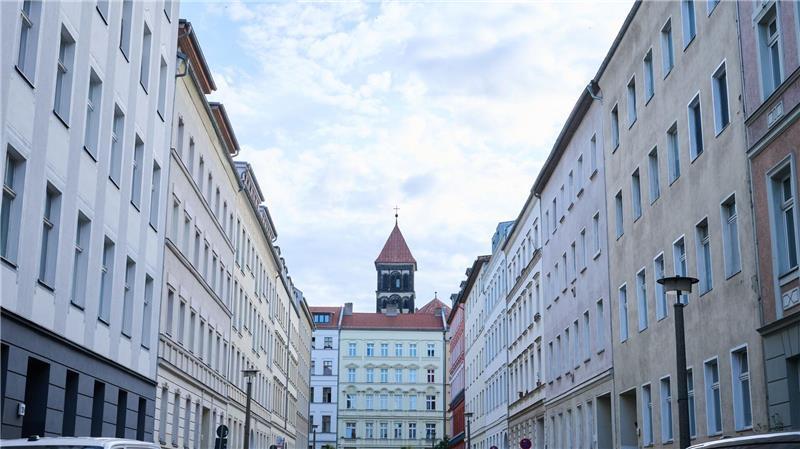 Preise von Wohnungen und Häusern steigen Der Trend hält an: Wohnungen, hier in Berlin, werden teurer. (Archivbild)