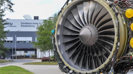 Der Triebwerkshersteller MTU beliefert hauptsächlich Airbus und Boeing. (Archivbild)